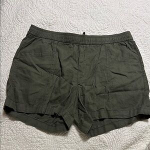 Old Navy Olive Green Casual Shorts Size L